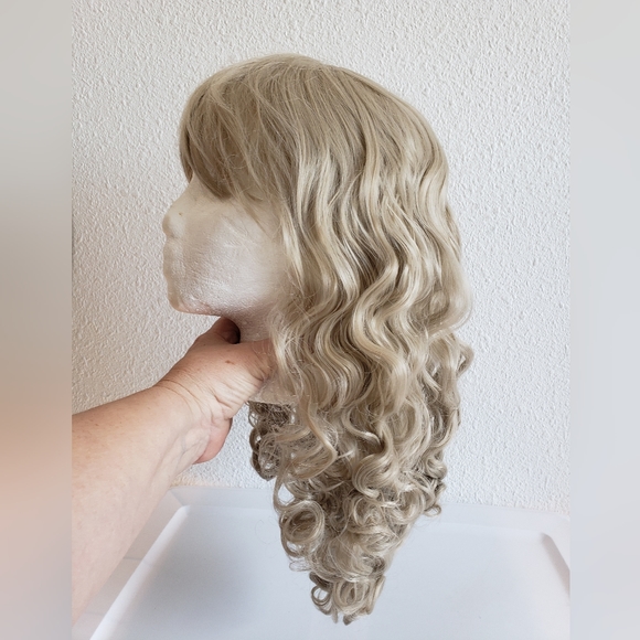 Styler Wig Accessories - Nwt  Long Curly Ash Blondie Wavy Wig